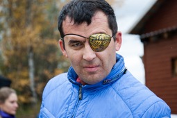 Рустем Алакаев, начальник группы менеджмента качества Сургутского ЗСК в образе пирата