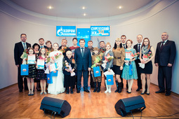 Участники конкурса военной песни Сургутского ЗСК