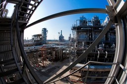 Компания «Газпром переработка» приступила к проектированию первой в Западной Сибири установки по изомеризации бензиновой фракции (бензина), мощностью 350 тыс. тонн в год по сырью.