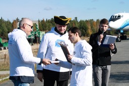 Награждение Рамина Нагиева, одного из лучших молодых работников завода по итограм 2014г.
