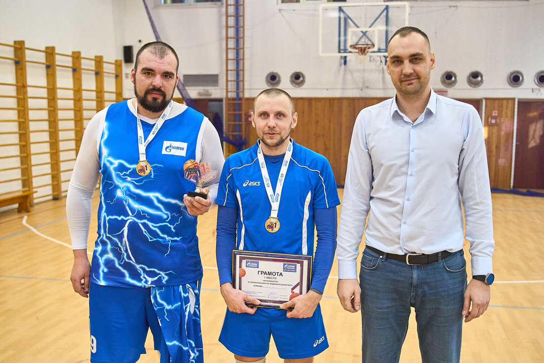 Первыми победителями первого турнира по фиджитал-баскетболу стали представители службы главного энергетика.