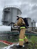 Покрытие пеной места условного разлива нефтепродукта пожарным ВПЧ №1