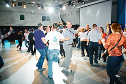 Станция «Танцы народов мира» — 
под музыку разных народов участники должны были станцевать  танец