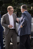 Обсуждения по итогам работы с генеральным директором ООО "Газпром переработка" Маратом Гараевым (слева)