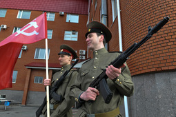 Представители Молодежного объединения Сургутского ЗСК в военной форме