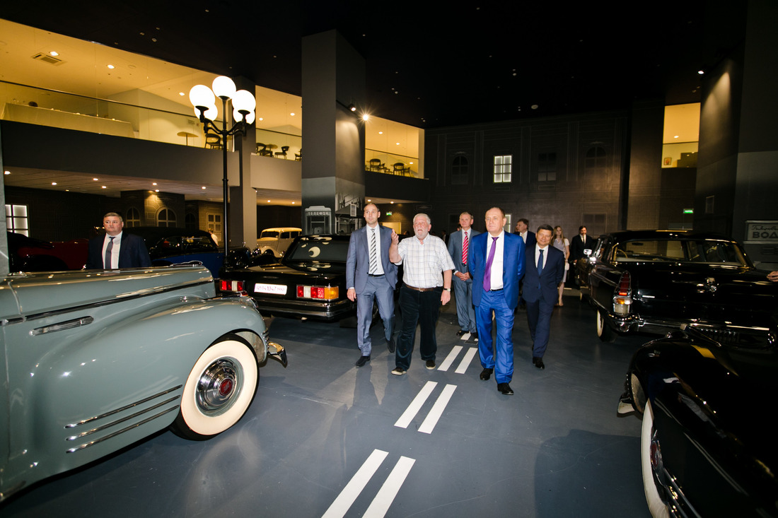 Гости ознакомились с коллекцией автомобильной техники, представленной в музее