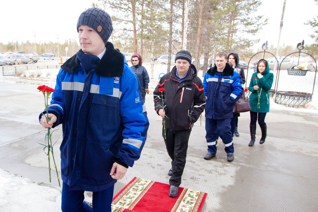 Молодое поколение работников Сургутского ЗСК перенимает традиции