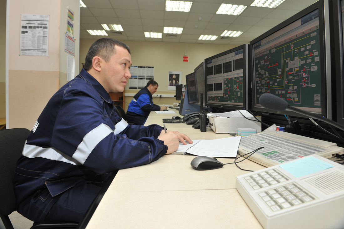 В операторной установки утилизации низконапорных сбросных газов Сургутского ЗСК