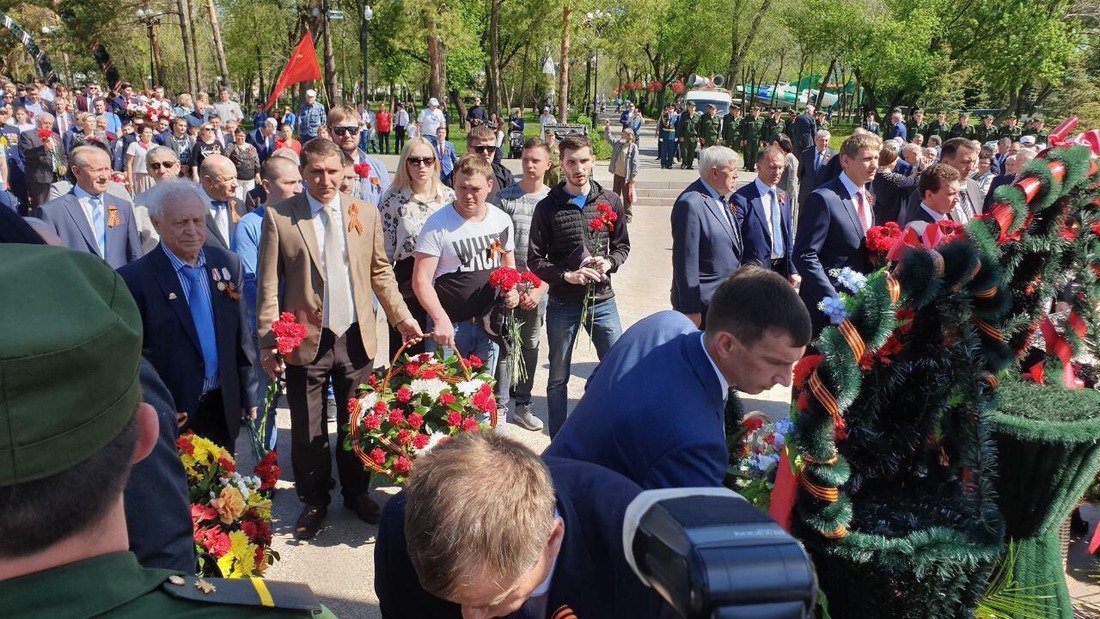 Возложение цветов в память о героях Великой Отечественной войны