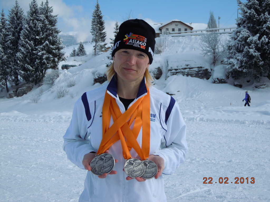 Людмила Удалова — четырехкратный призер Кубка мира мастеров по лыжным гонкам . 22 февраля 2013 г. Изьяго, Италия