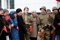Представители молодёжного объединения Сургутского ЗСК фотографировались со всеми желающими