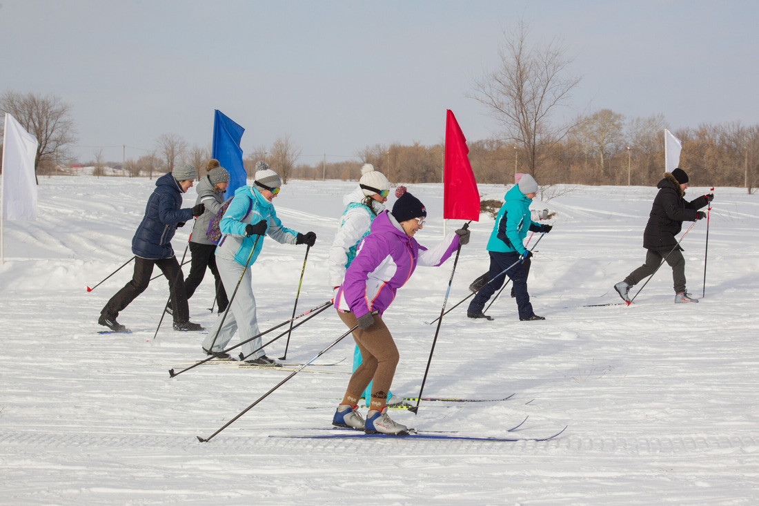 Участники забегов — как опытные лыжники, так и "новички"