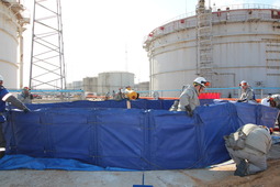 Сборка и установка резервуара для временного хранения нефтепродуктов