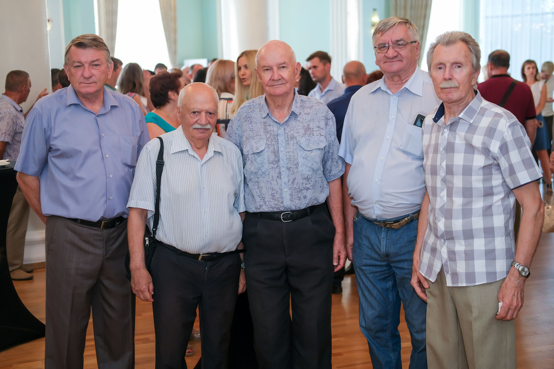 Заслуженные пенсионеры Астраханского ГПЗ — почётные гости праздника