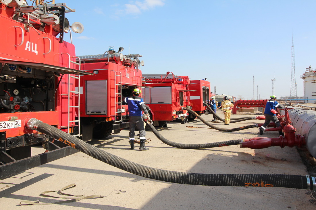Установка пожарных автомобилей на "гребёнку" пожарного резервуара