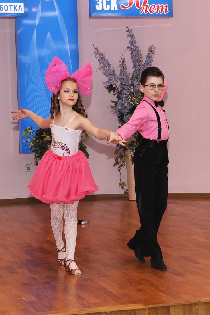 Алёна Мамонова и Максим Крошко исполняют танец  «Кукла»