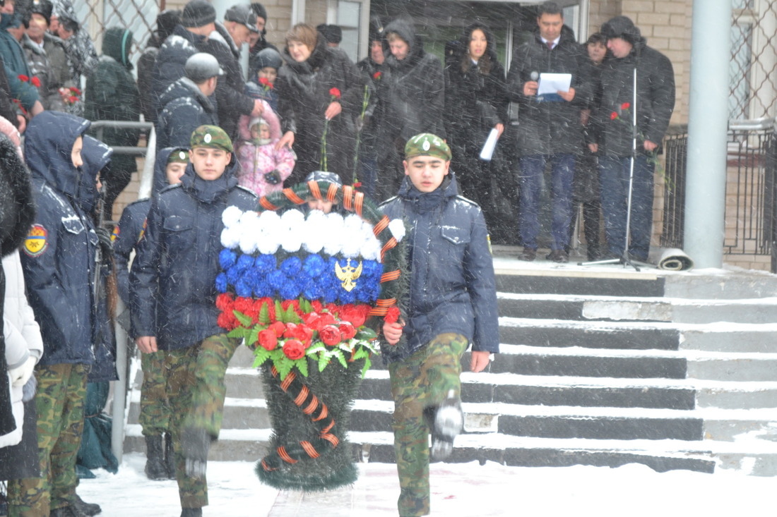 Возложение цветов