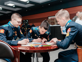 Все желающие могли написать письма военнослужащим