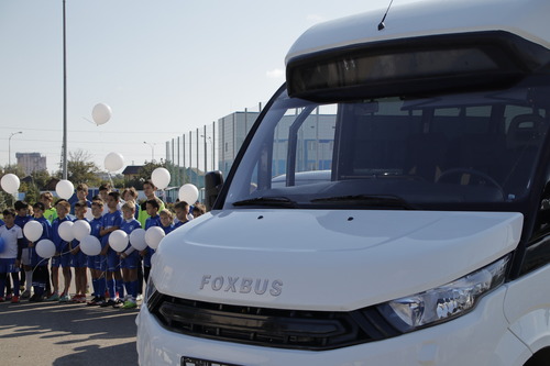 Академия "Волгаря" получила в дар от компании "Газпром переработка" два автобуса