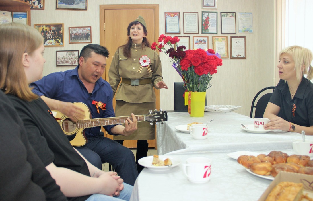Работники ЗПКТ подготовили песни военных лет для ветеранов