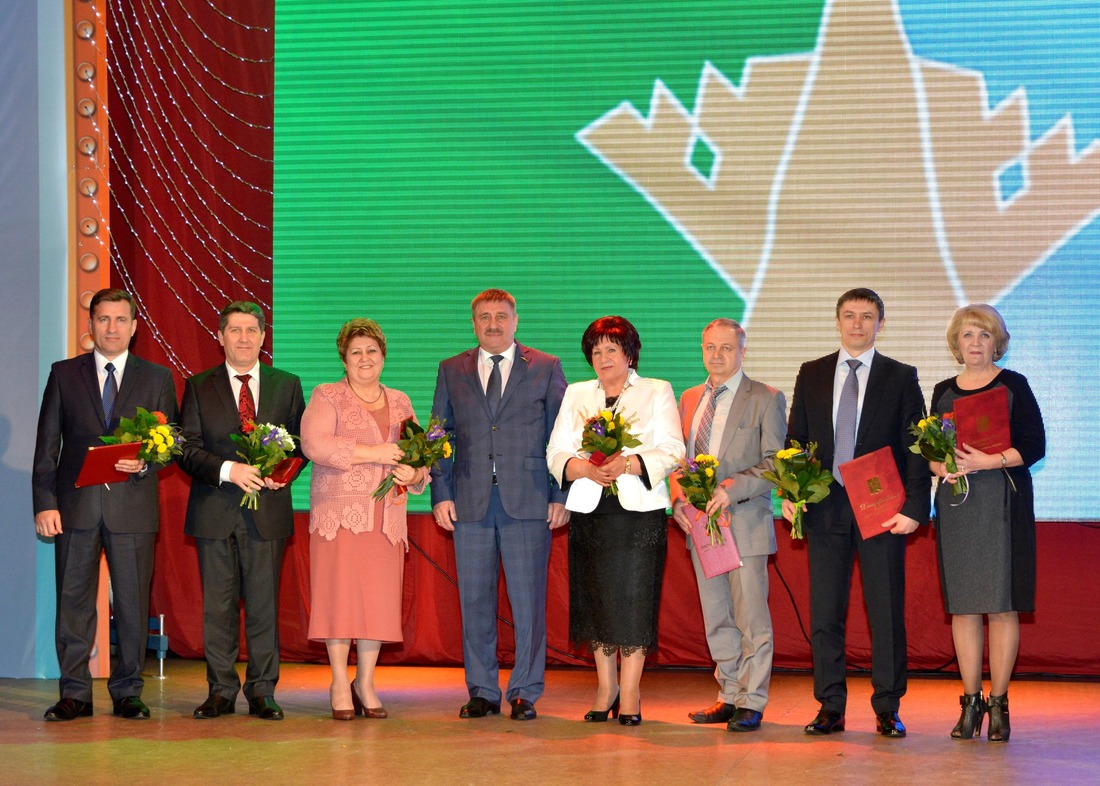 Участники церемонии награждения в связи с 20-летием Думы Сургутского района