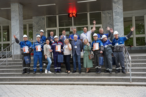 Участники, организаторы и члены комиссии конкурса по профессии электромонтеры по ремонту и обслуживанию электрооборудования