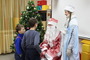 Каждый из детей спешил рассказать стихотворение Дед Морозу и Снегурочке