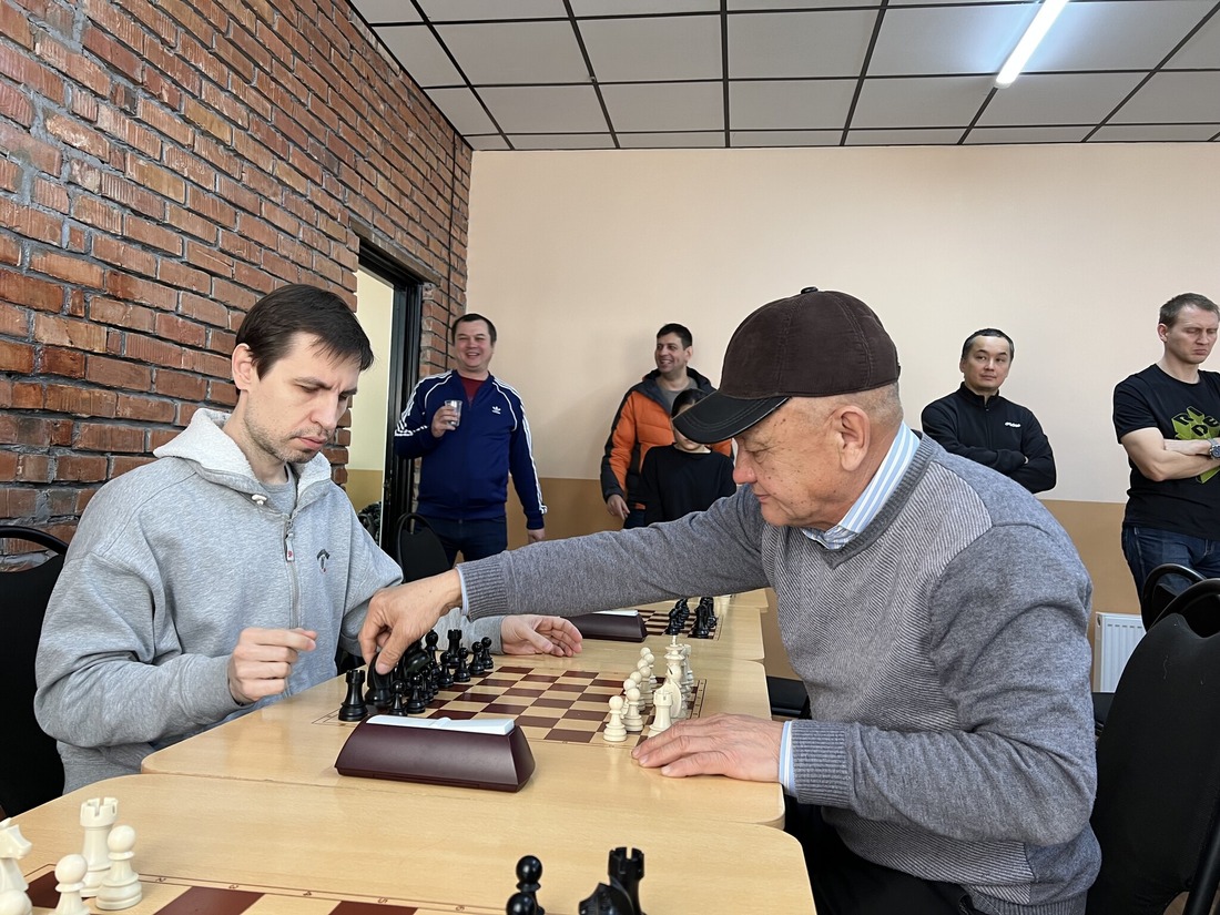 Шахматы пользуются популярностью среди сотрудников завода