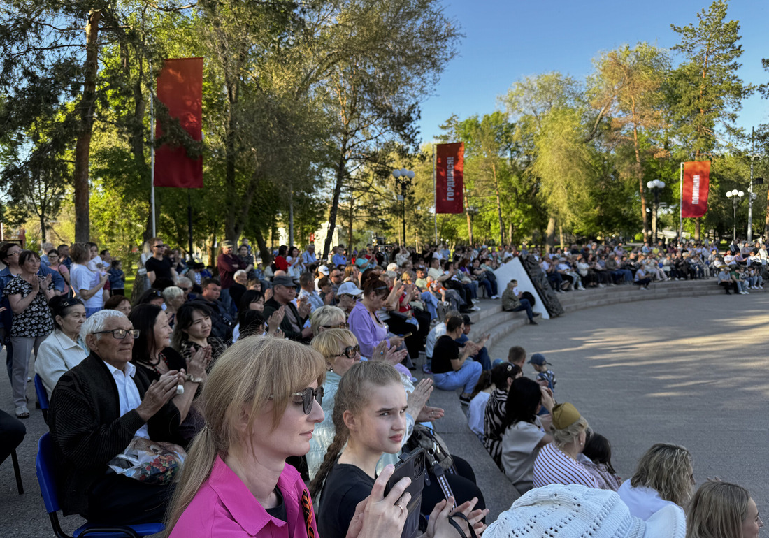 Коллектив собрал сотни зрителей