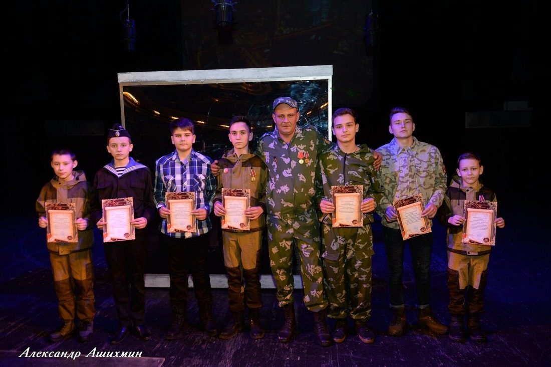 Дети, принявшие участие в составе клуба "Виктория" в Вахтах Памяти на территории России в 2019 году