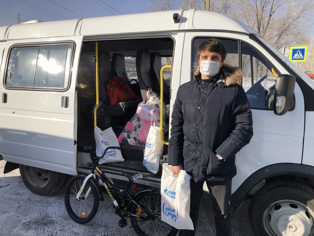 Ильшат Досмухамбетов участвовал в доставке детских подарков по Красноярскому району Астраханской области