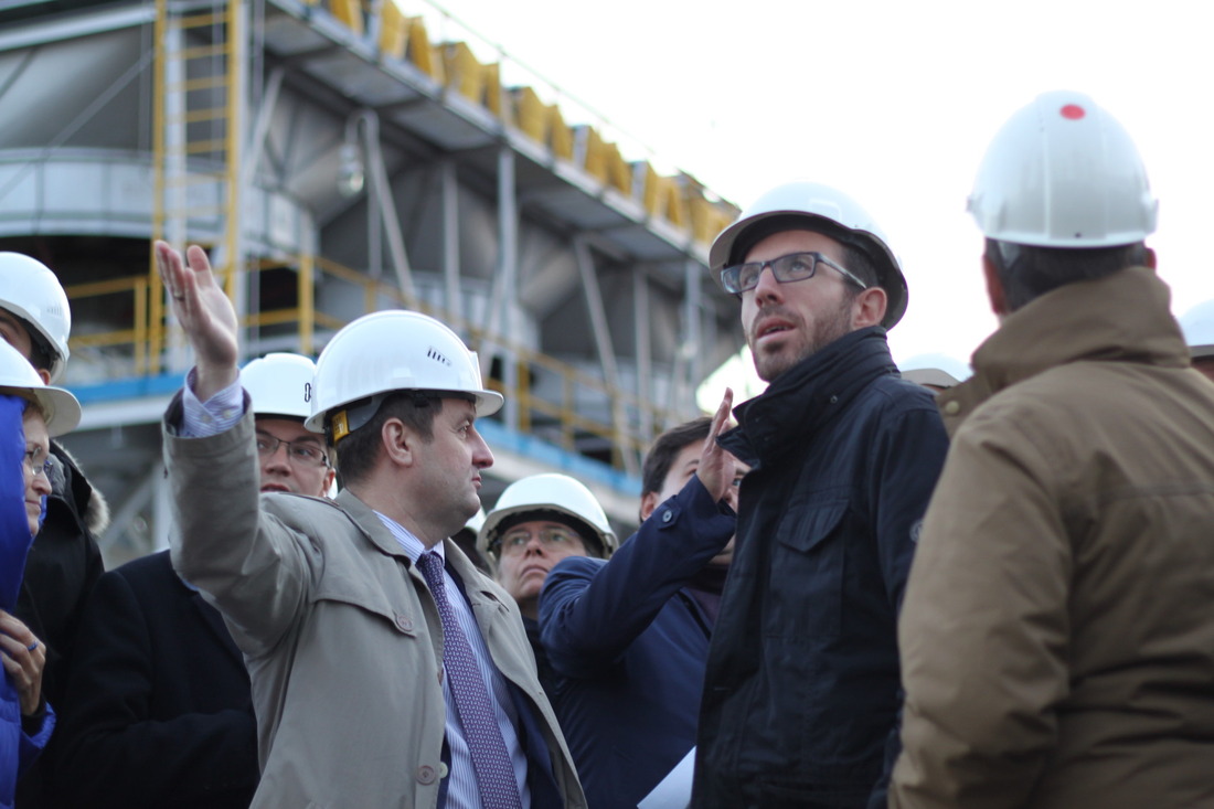 Главный инженер ЗПКТ Олег Обухов рассказывает о ходе строительства ДКС и УПГД