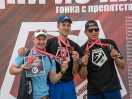 Данил Сметанин (по середине) — бронзовый призер республиканских соревнований «Одни из нас»
