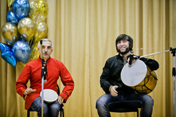 Руслан Мухамадеев и Багаудин Курбанов исполнили попурри на национальном барабане "Доул"