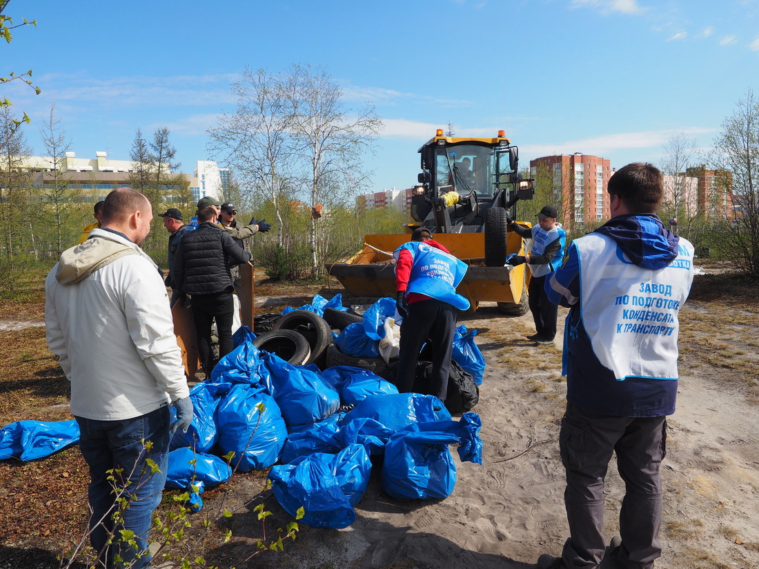 Собрано более 35 кубометров мусора