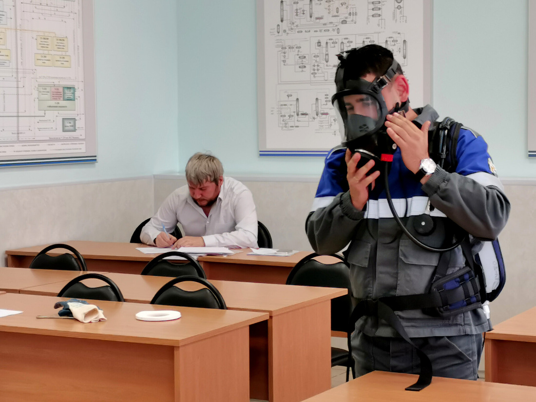 Выполнение практического задания требует применение дыхательного аппарата