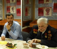 Председатель Совета работающей молодежи Александр Шлыков — один из организаторов встречи с пожилыми людьми города Новый Уренгой