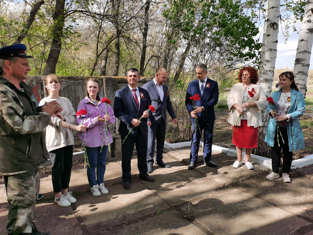 Идею благоустройства мемориала поддержали руководство Оренбургского ГПЗ и глава сельсовета