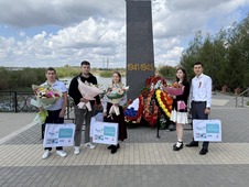 Представители СМУС АГПЗ перед поздравлением участников Великой Отечественной войны