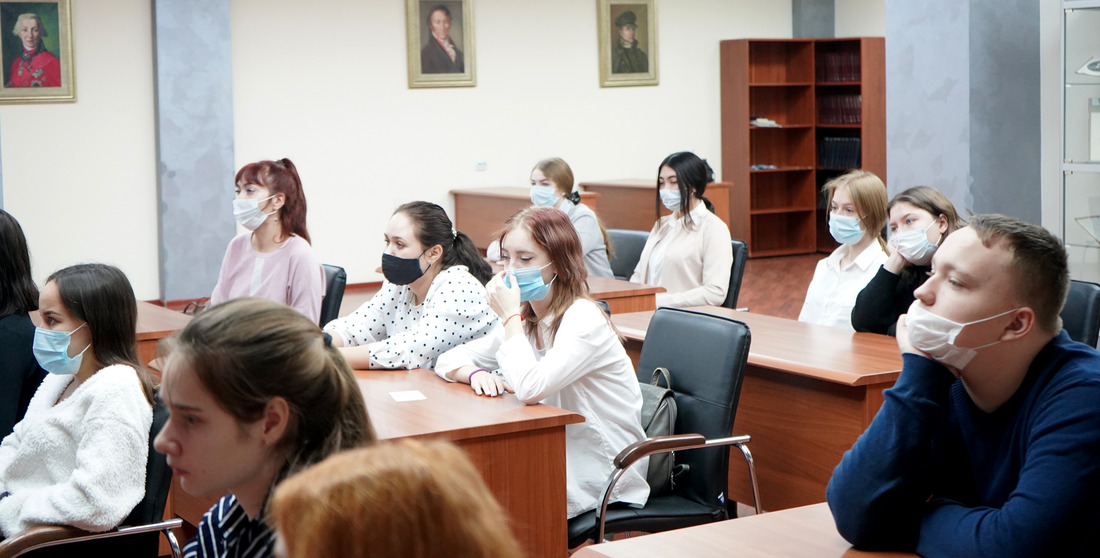 Встреча со студентами в Областной научной библиотеке имени Н.К. Крупской