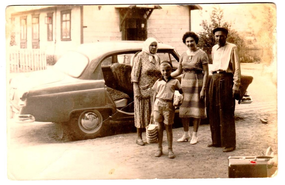 Дмитрий Федорович с женой и сыном