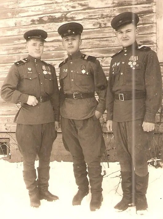 Г.М. Тугумов слева