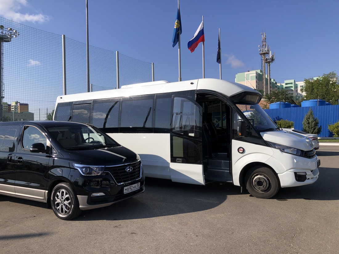 Академия "Волгаря" получила в дар от компании "Газпром переработка" два автобуса