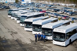 Вахтовые перевозки осуществляют от 38 до 45 единиц автотранспорта