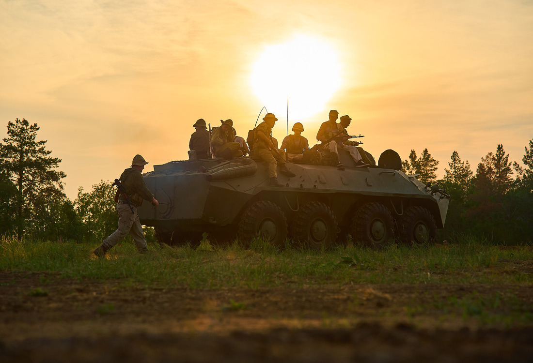 В ходе реконструкции применялась военная техника