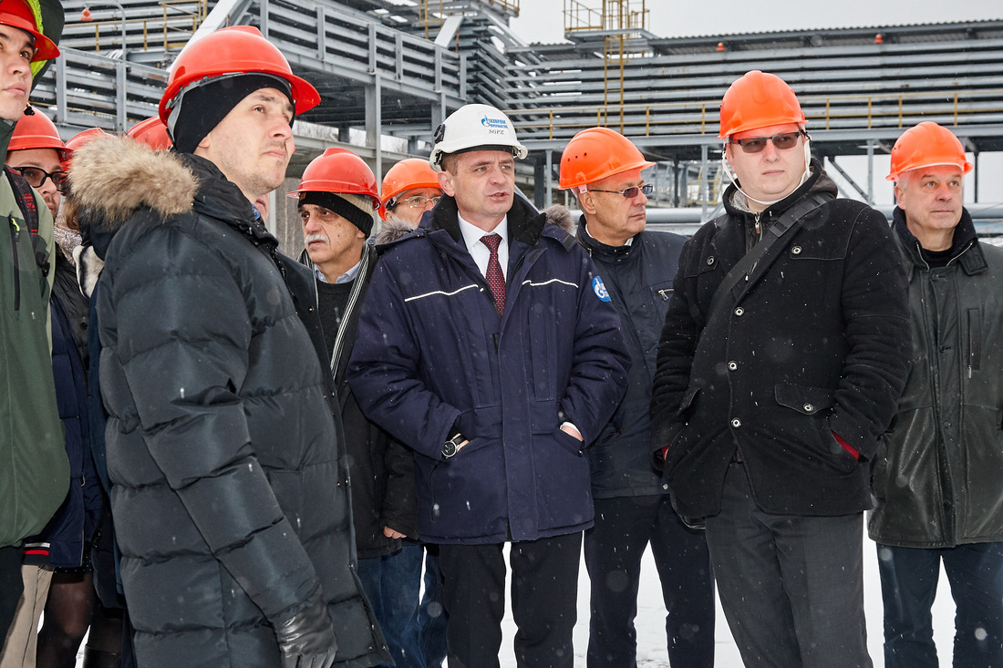 Директор Сосногорского ГПЗ Юрий Дегтев провел экскурсию по заводу