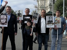 Сотрудники Астраханского ГПЗ — участники акции "Бессмертный полк"