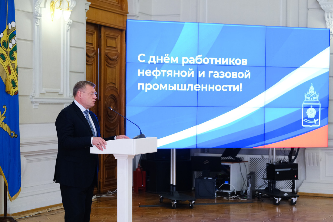 Губернатор Игорь Бабушкин поздравил газовиков и нефтяников с профессиональным праздником
