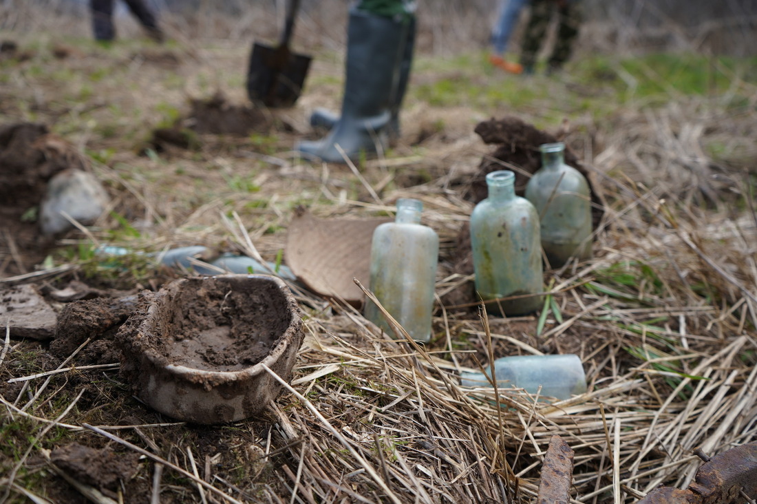 На месте раскопок было найдено множество предметов солдатского быта