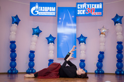 Евгения Макогон исполняет танец в стиле джаз-модерн